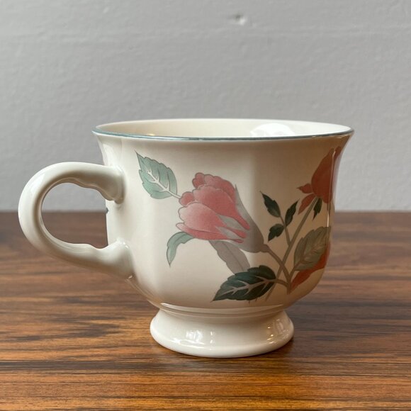 Mikasa Continental Silk Flowers Octagonal 2 Tea Cups and 2 Saucers F3003 - Picture 5 of 16